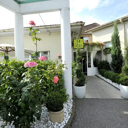 Logis Hotel 3*