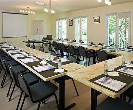 Logis فندق Vandoeuvre-lès-Nancy