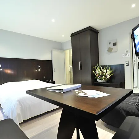 Hotel Logis 3*
